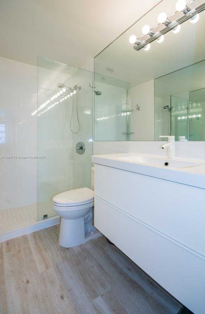 Small Image of 5601 COLLINS AVE #1204, Miami Beach Number 11