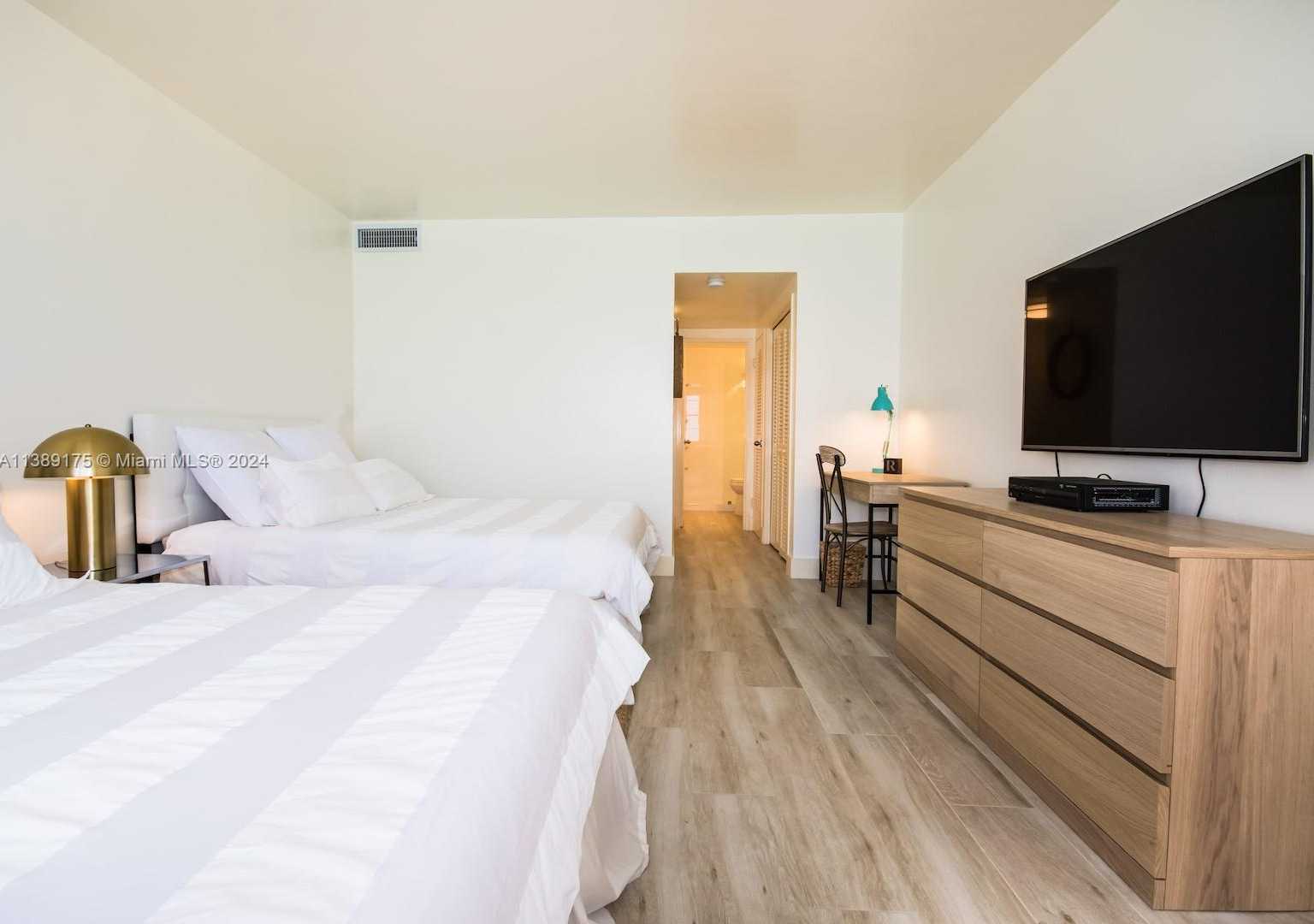 Small Image of 5601 COLLINS AVE #1204, Miami Beach Number 12