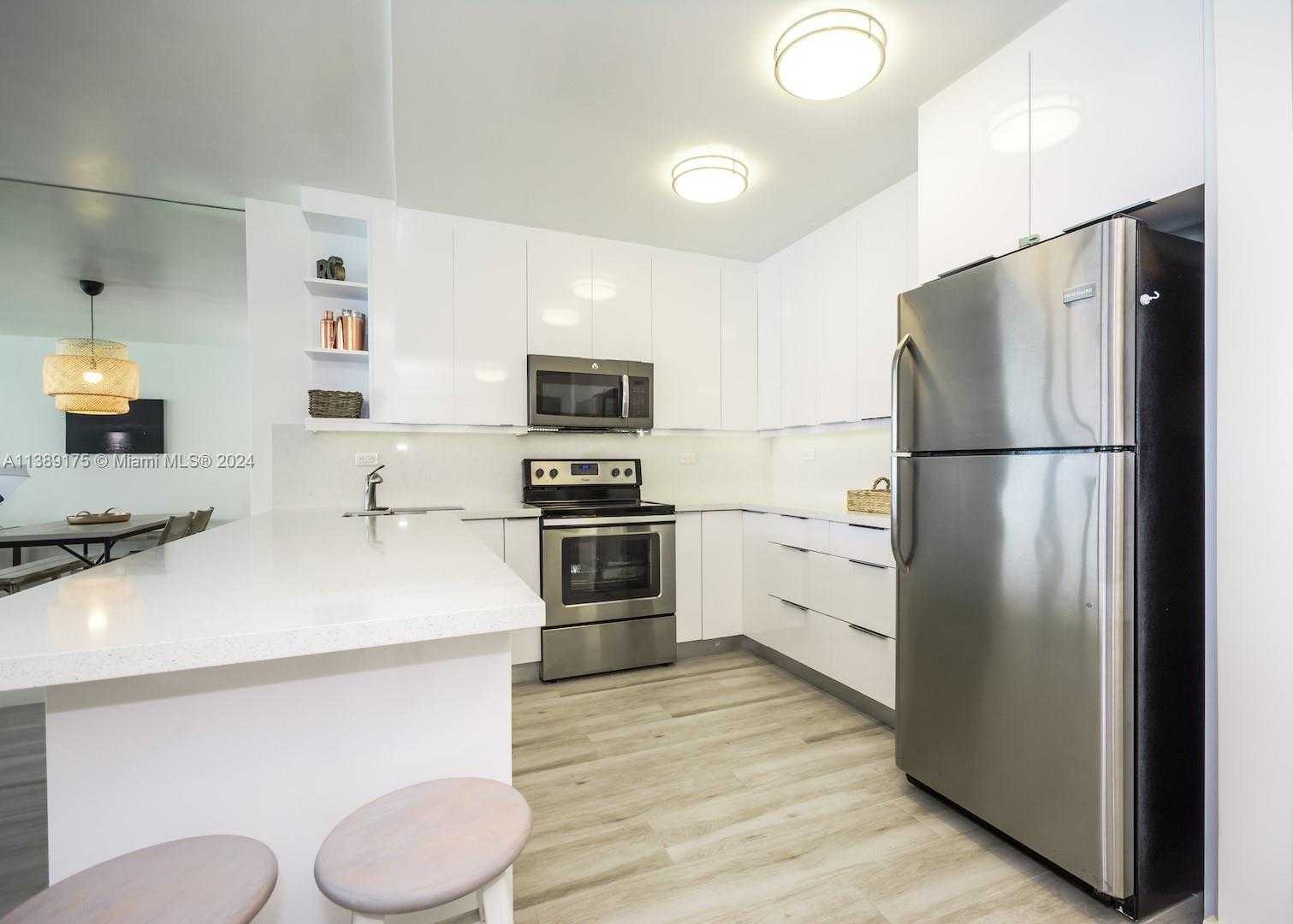 Small Image of 5601 COLLINS AVE #1204, Miami Beach Number 3