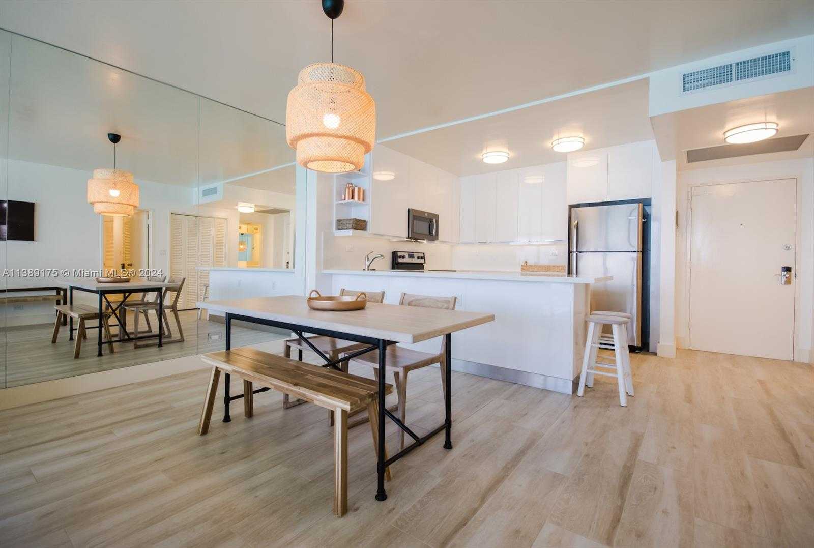 Small Image of 5601 COLLINS AVE #1204, Miami Beach Number 8