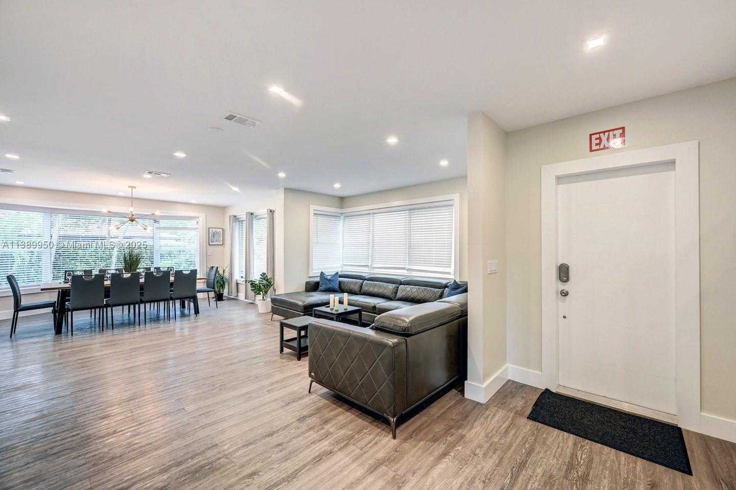 Small Image of 801 HARRISON ST, Hollywood Number 15