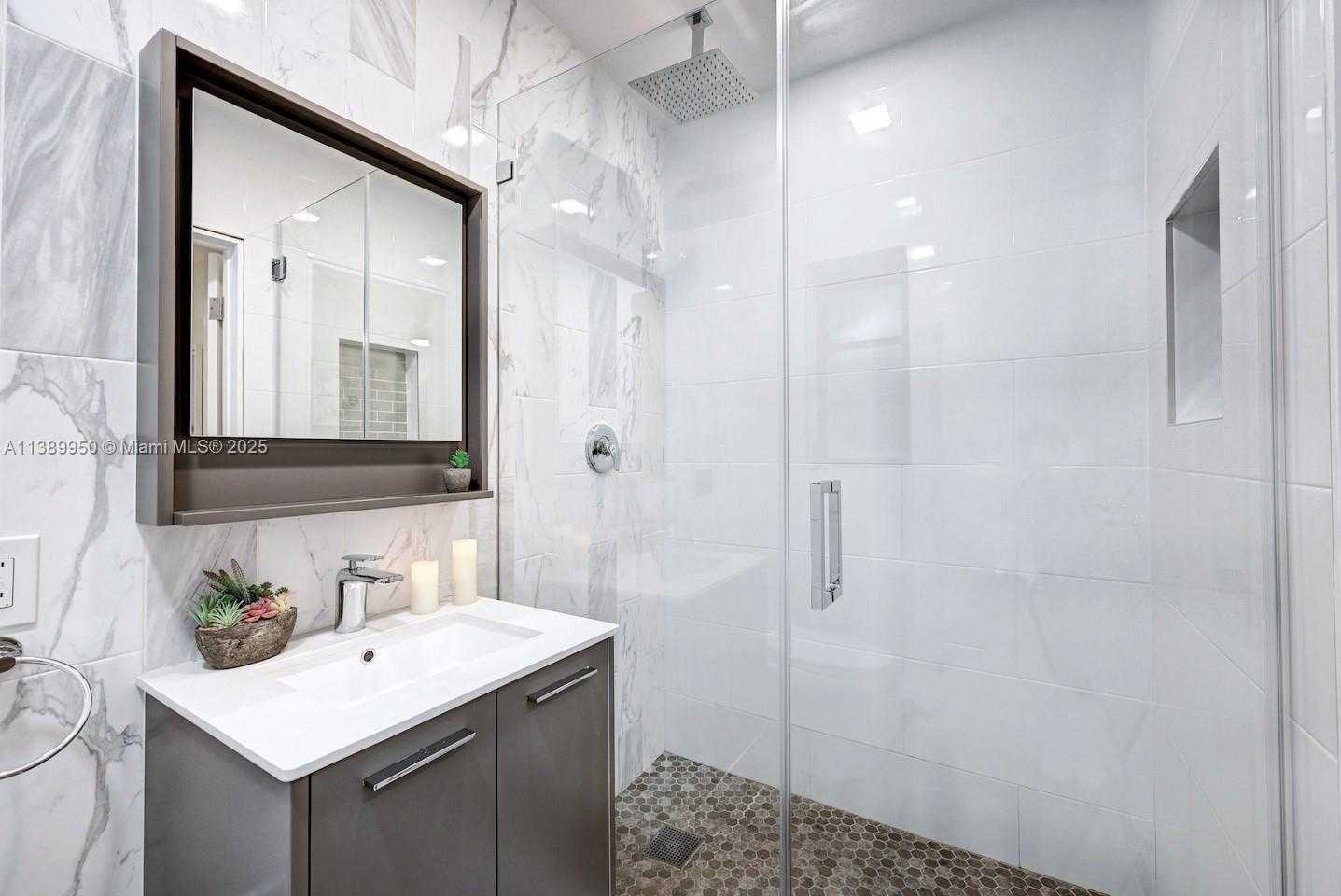 Small Image of 801 HARRISON ST, Hollywood Number 28