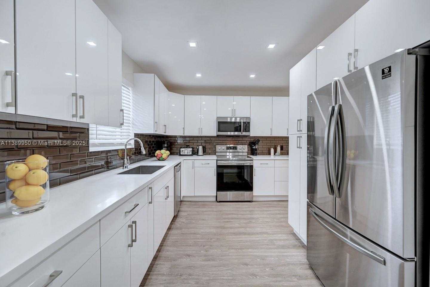 Small Image of 801 HARRISON ST, Hollywood Number 36