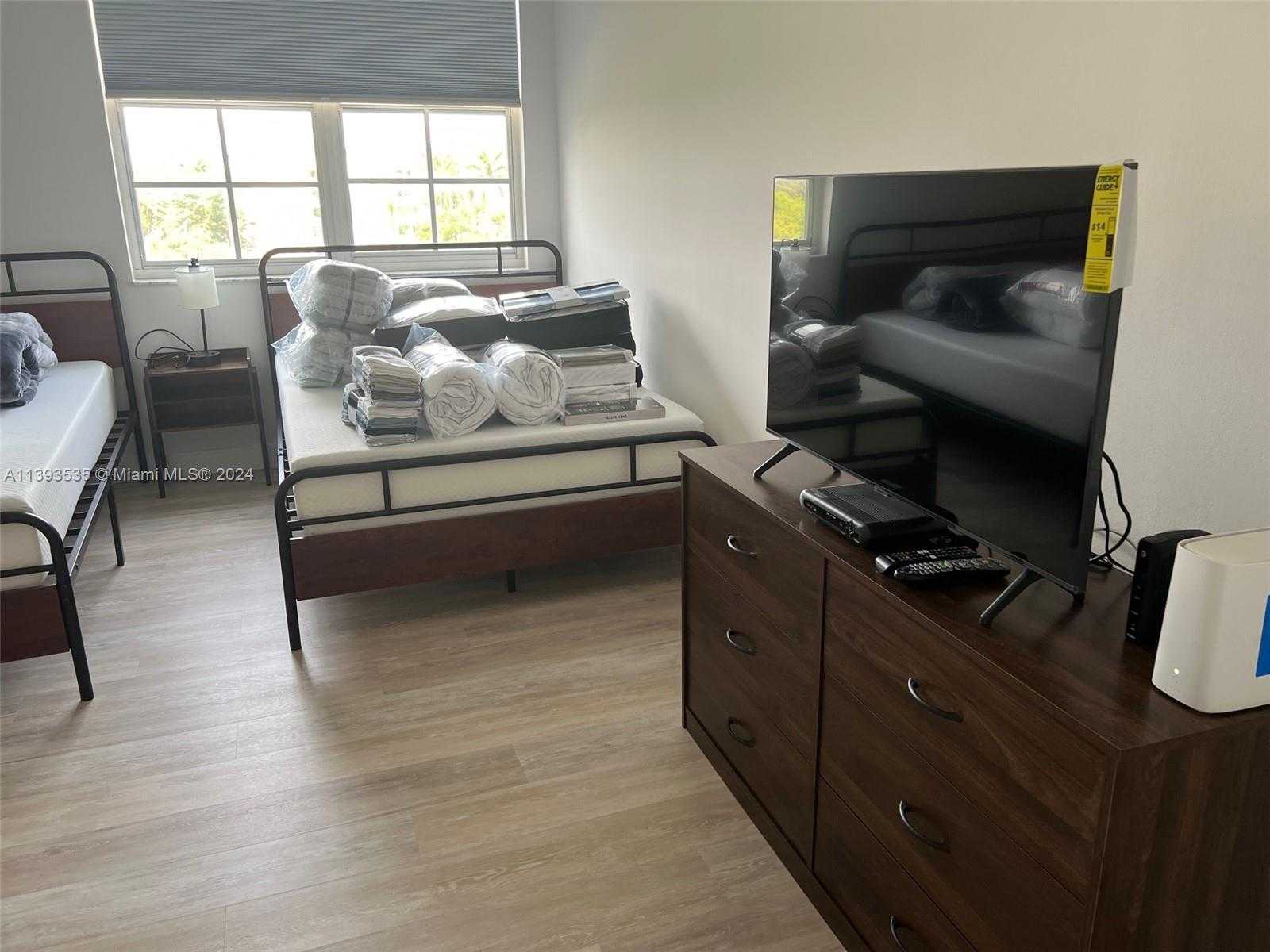 Small Image of 19501 EAST COUNTRY CLUB DR #9603, Aventura Number 9