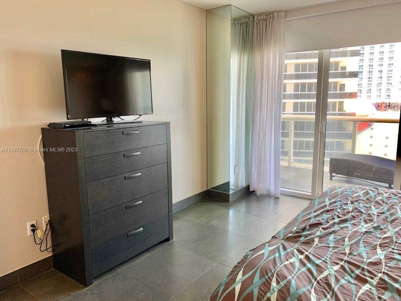 Small Image of 1830 SOUTH OCEAN DR #1610, Hallandale Beach Number 18