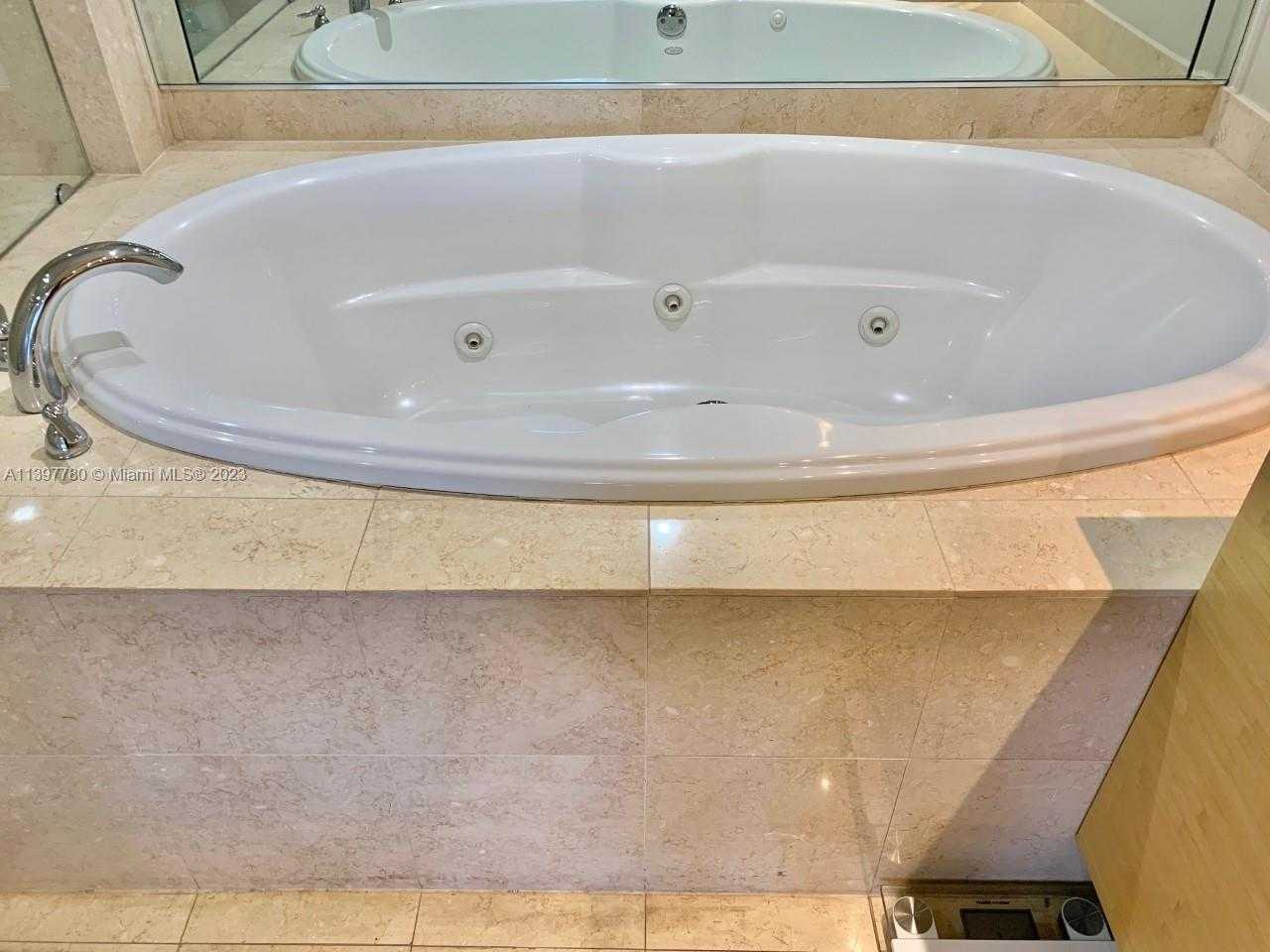 Small Image of 1830 SOUTH OCEAN DR #1610, Hallandale Beach Number 21