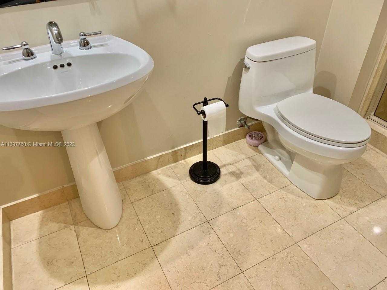 Small Image of 1830 SOUTH OCEAN DR #1610, Hallandale Beach Number 26