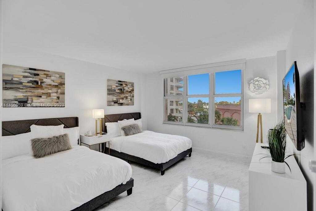 Small Image of 5161 COLLINS AVE #412, Miami Beach Number 12