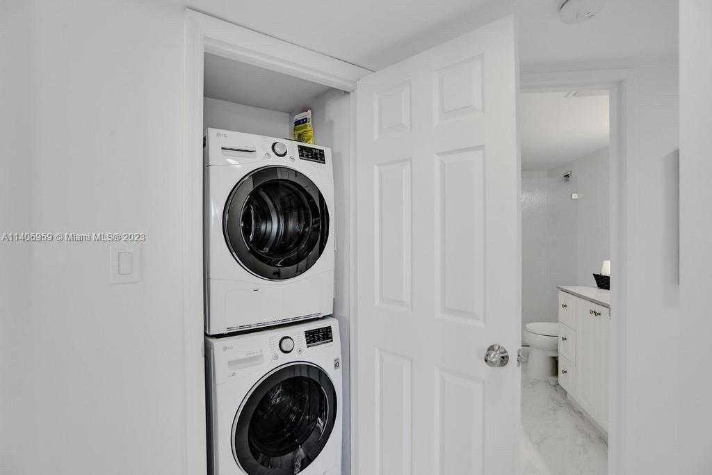 Small Image of 5161 COLLINS AVE #412, Miami Beach Number 15