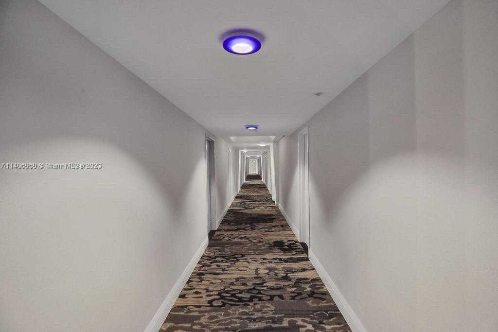 Small Image of 5161 COLLINS AVE #412, Miami Beach Number 18