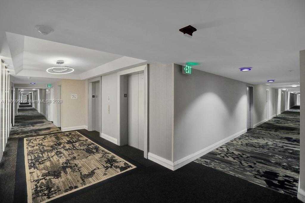 Small Image of 5161 COLLINS AVE #412, Miami Beach Number 19