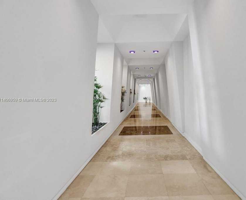 Small Image of 5161 COLLINS AVE #412, Miami Beach Number 27