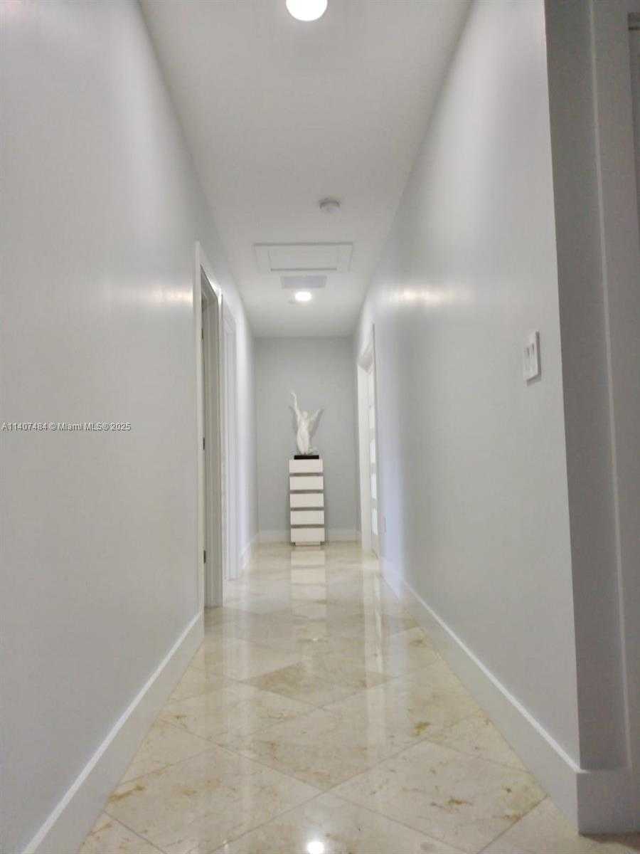 Small Image of 13240 ORTEGA LN, North Miami Number 12