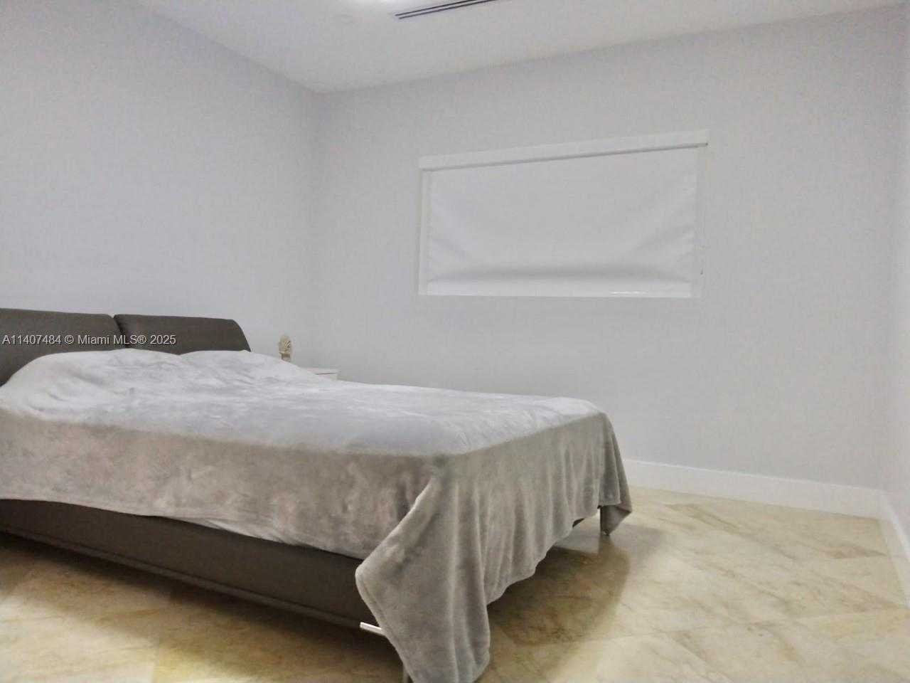 Small Image of 13240 ORTEGA LN, North Miami Number 13