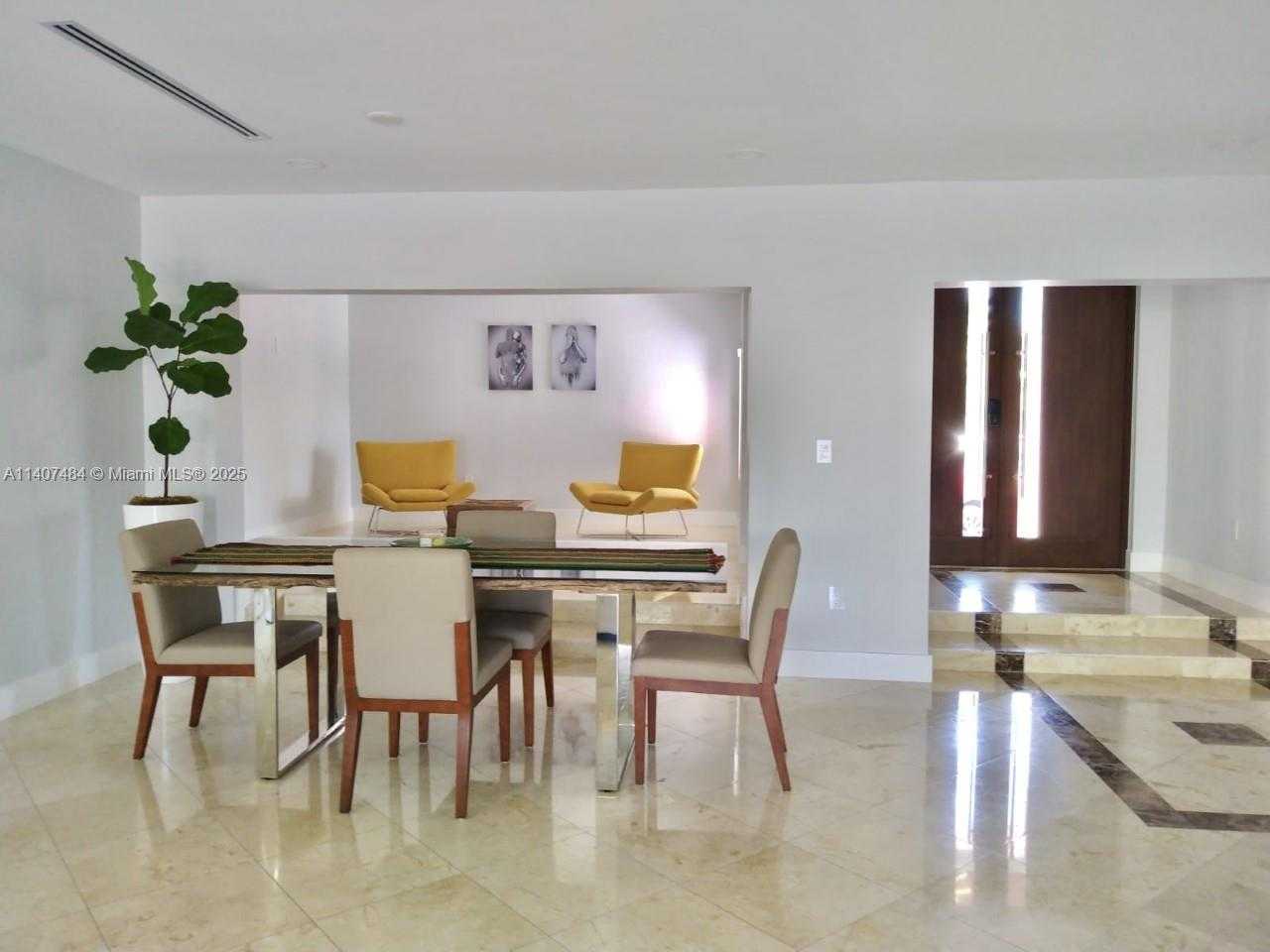 Small Image of 13240 ORTEGA LN, North Miami Number 16