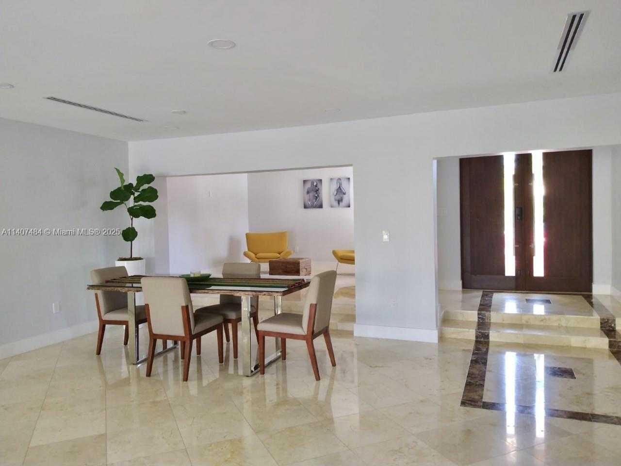 Small Image of 13240 ORTEGA LN, North Miami Number 23