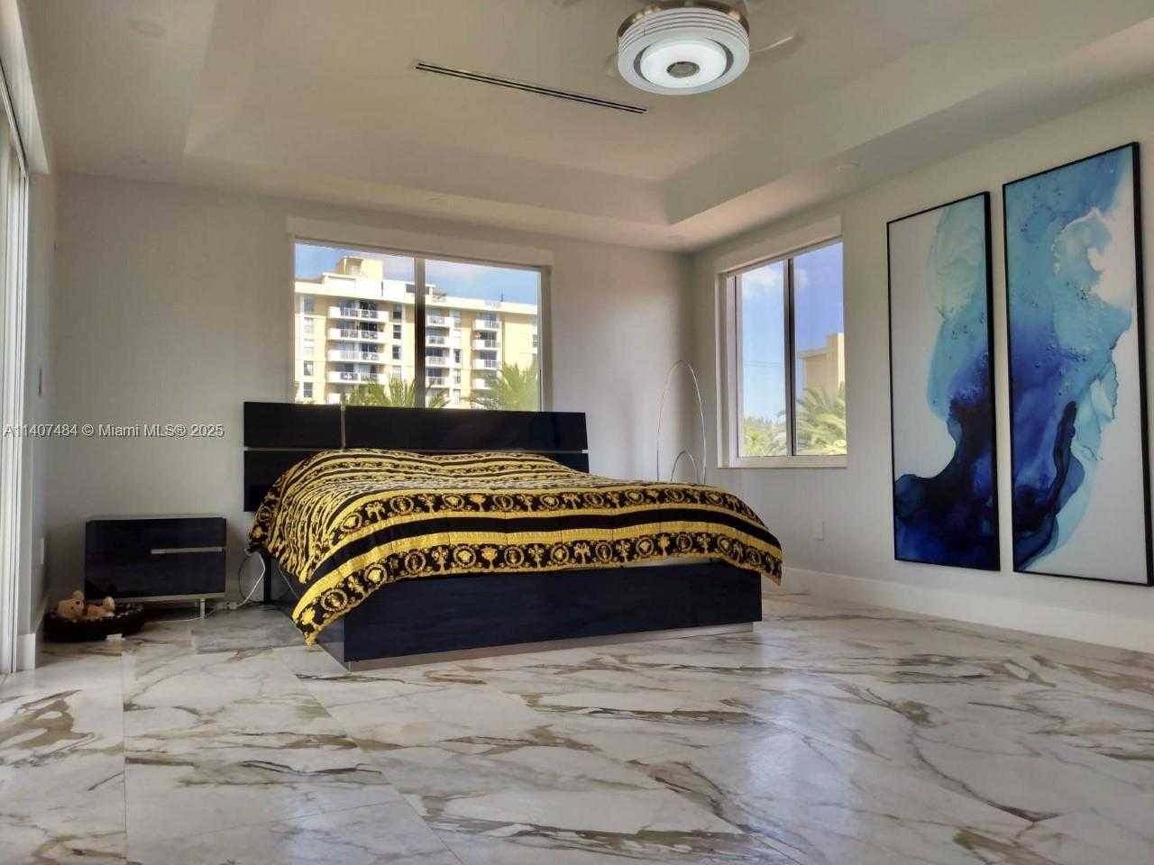 Small Image of 13240 ORTEGA LN, North Miami Number 5