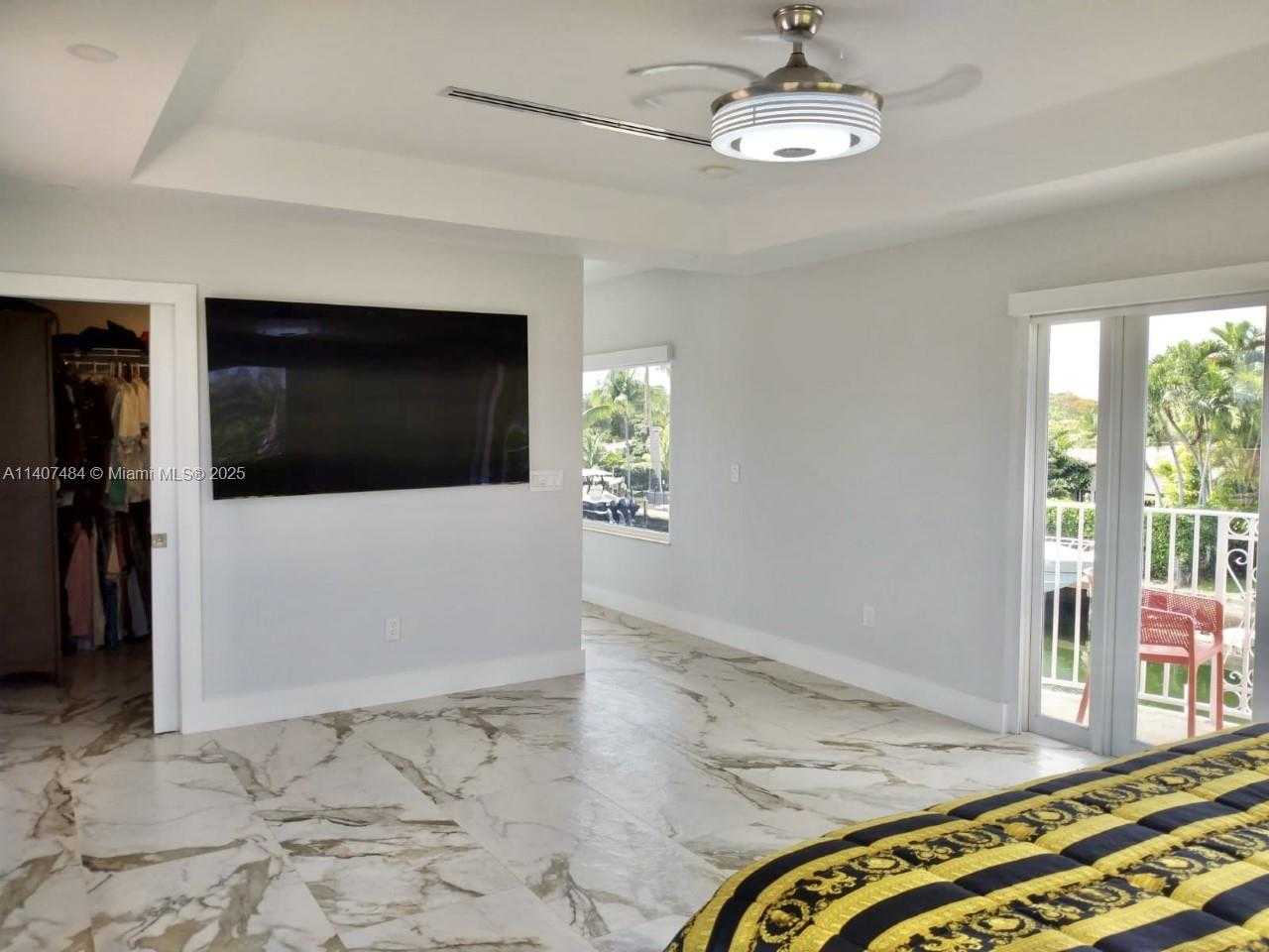 Small Image of 13240 ORTEGA LN, North Miami Number 8