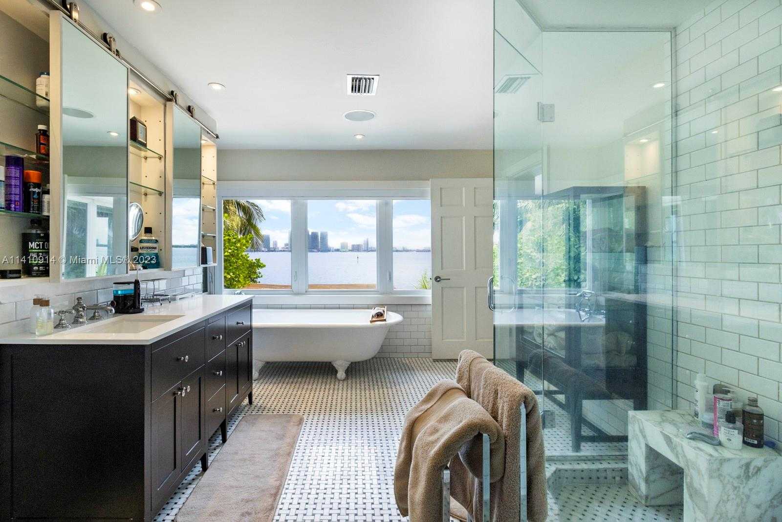 Small Image of 820 WEST DILIDO DR, Miami Beach Number 14
