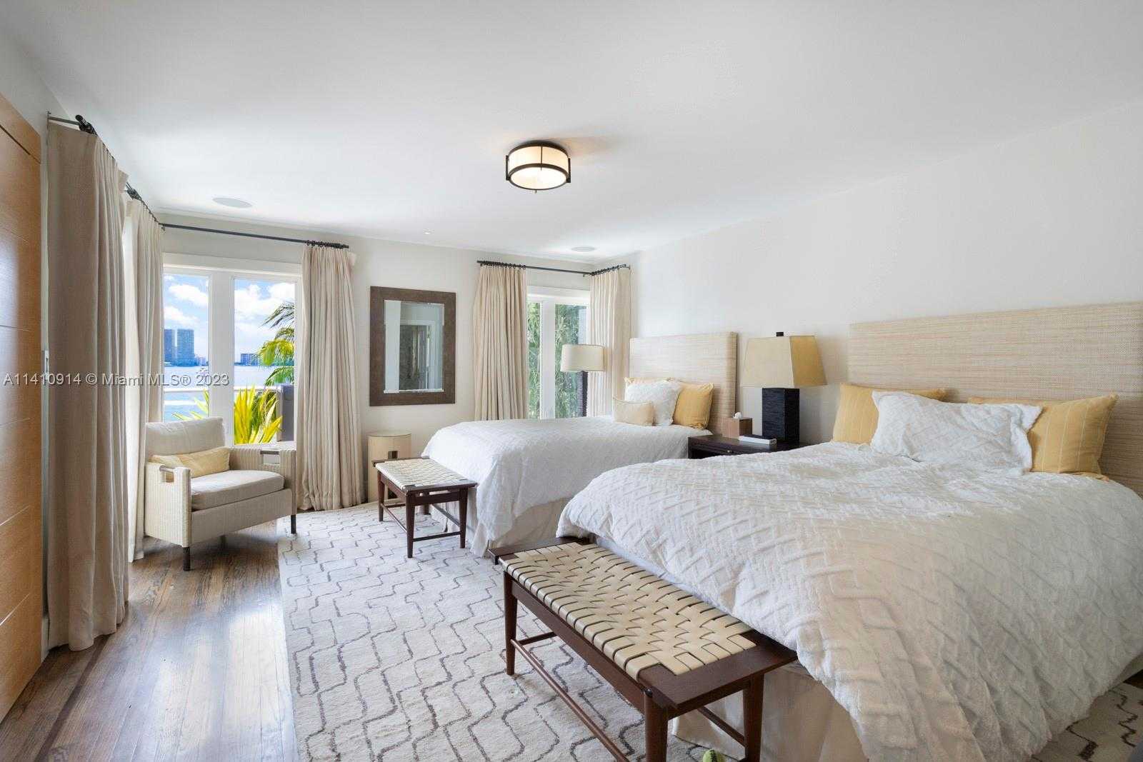 Small Image of 820 WEST DILIDO DR, Miami Beach Number 15