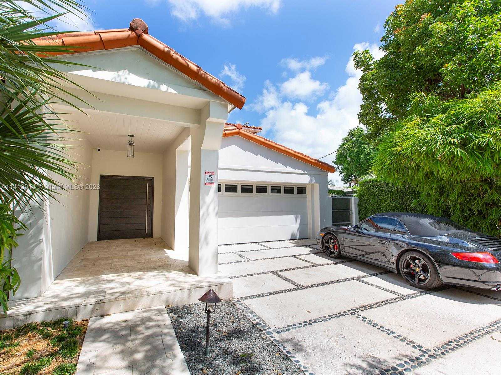 Small Image of 820 WEST DILIDO DR, Miami Beach Number 2