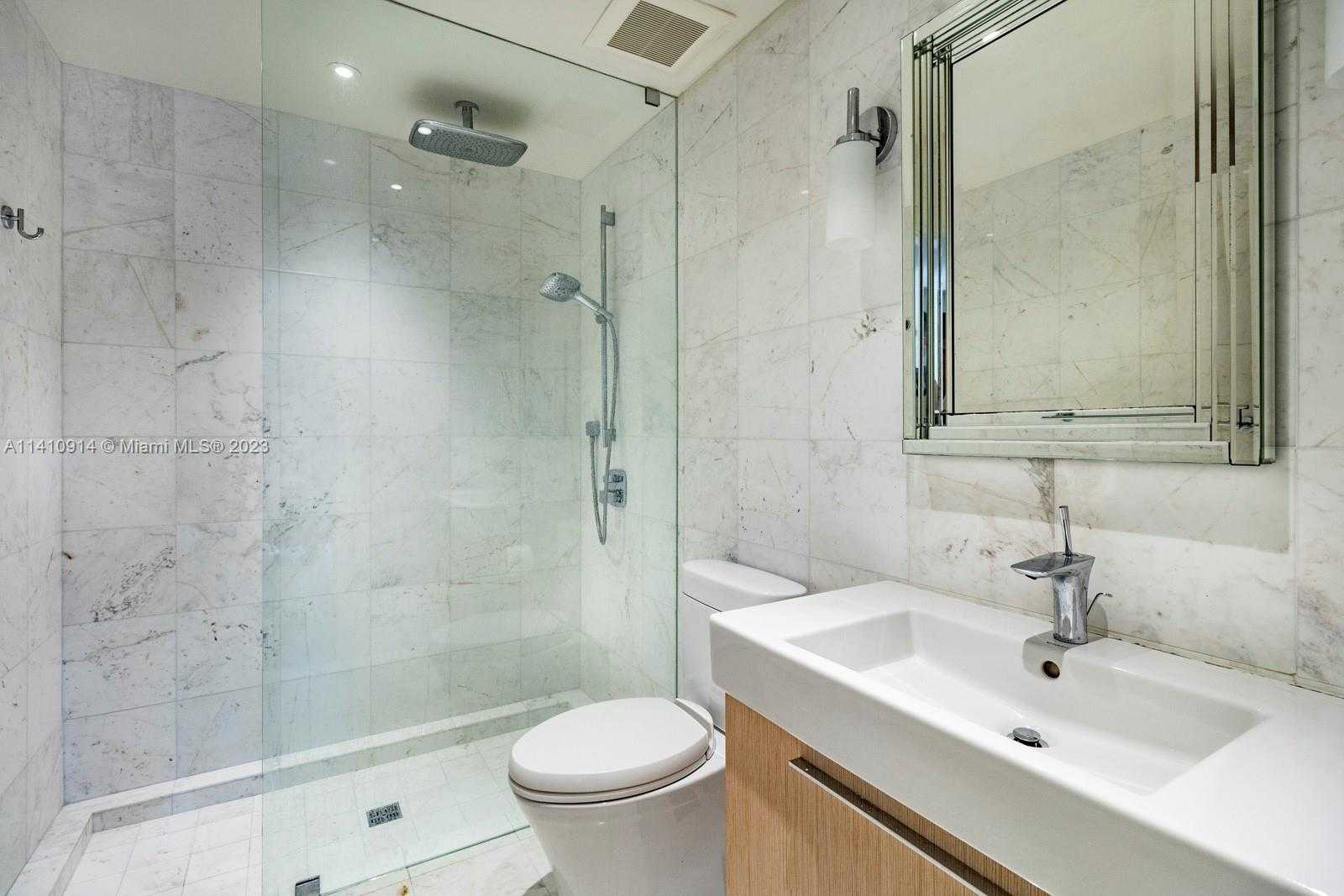 Small Image of 820 WEST DILIDO DR, Miami Beach Number 20
