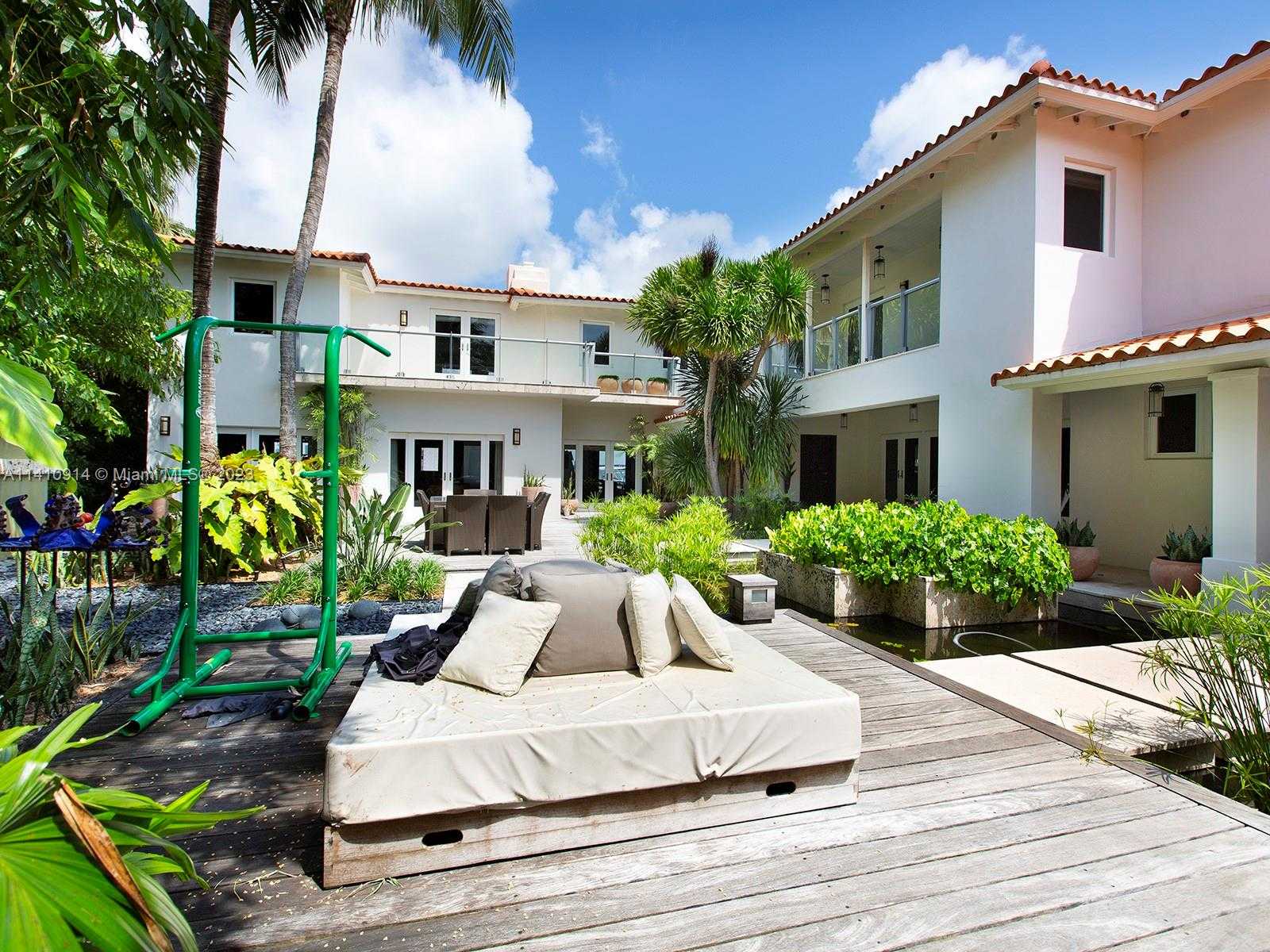 Small Image of 820 WEST DILIDO DR, Miami Beach Number 22