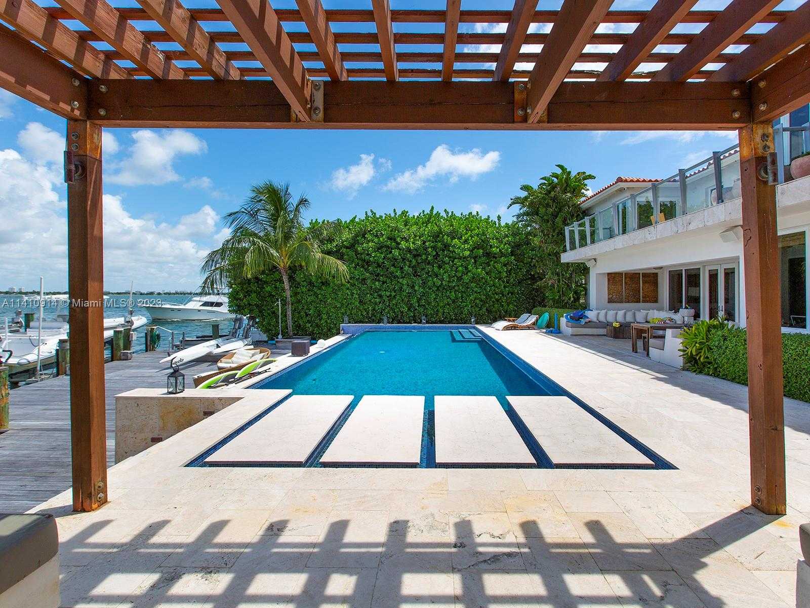 Small Image of 820 WEST DILIDO DR, Miami Beach Number 26