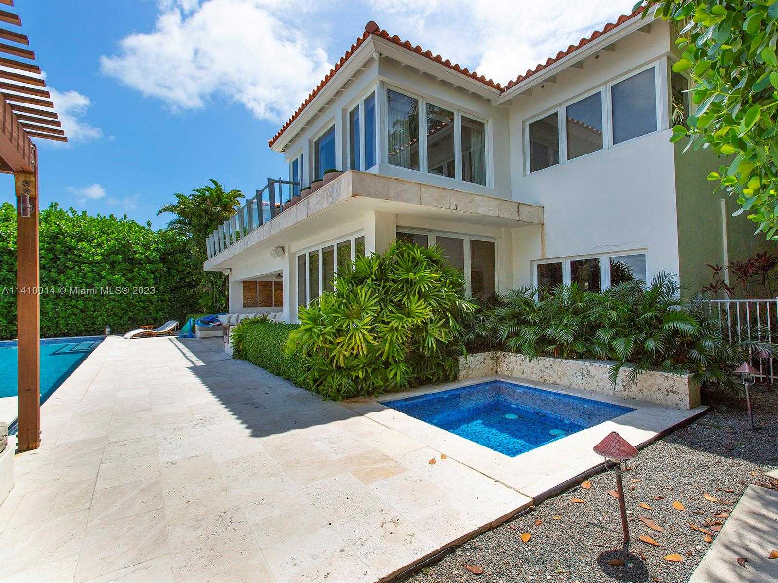 Small Image of 820 WEST DILIDO DR, Miami Beach Number 27