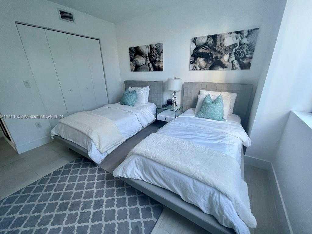 Small Image of 2600 HALLANDALE BEACH BLVD #402, Hallandale Beach Number 9