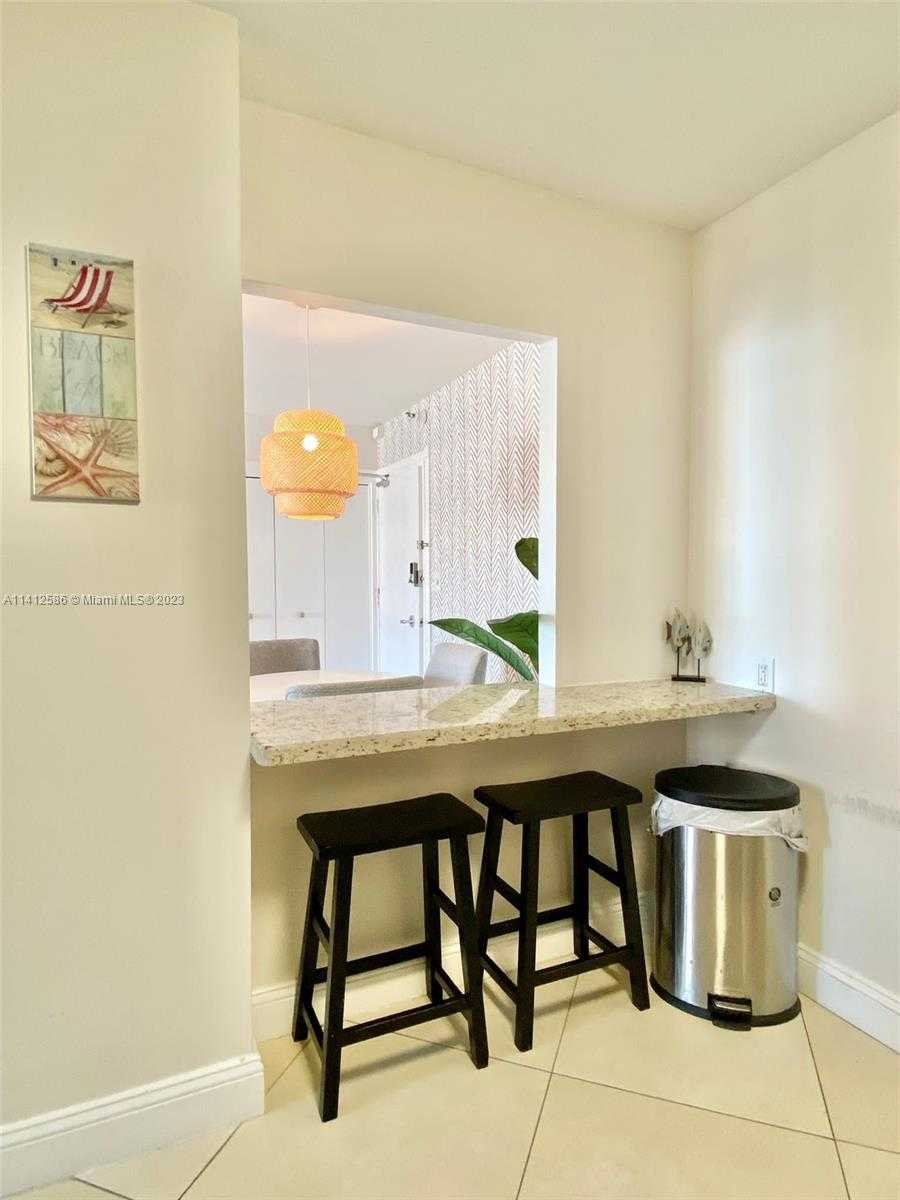 Small Image of 5161 #1502, Miami Beach Number 10