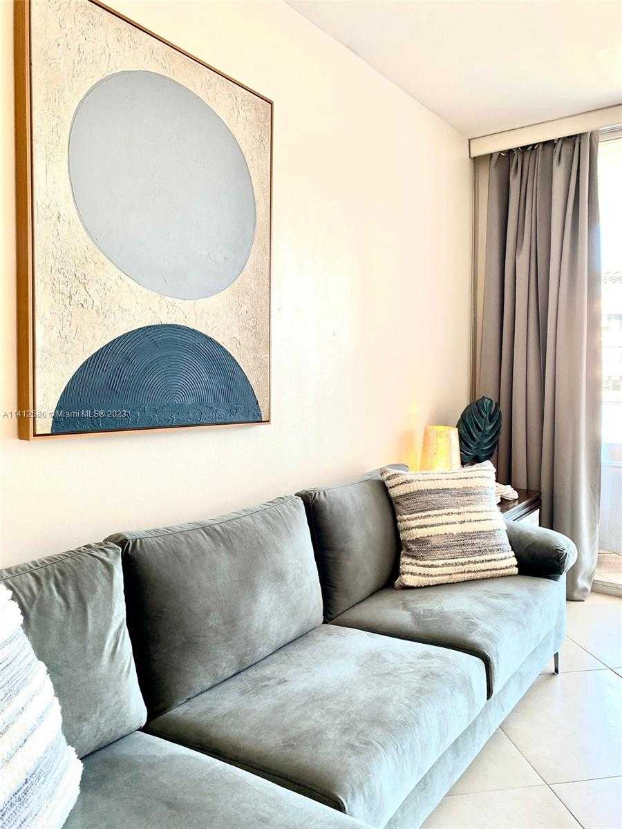 Small Image of 5161 #1502, Miami Beach Number 11
