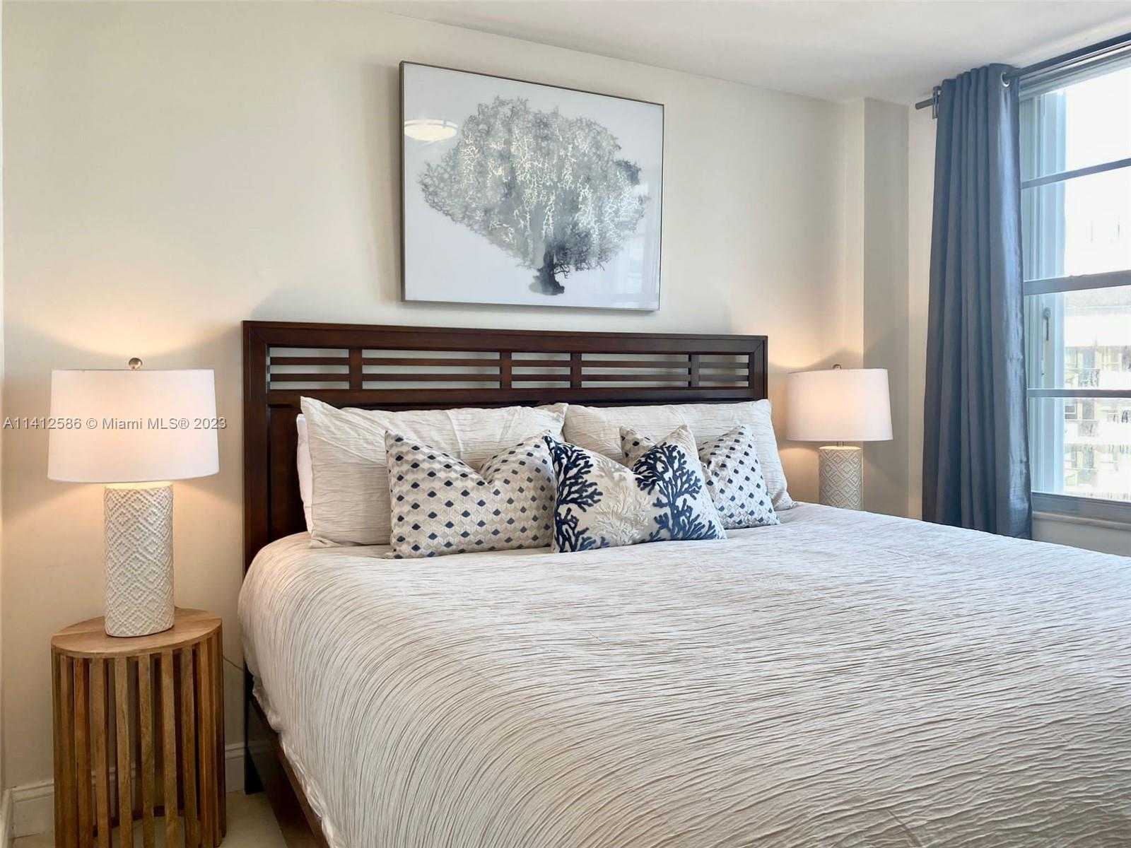 Small Image of 5161 #1502, Miami Beach Number 5