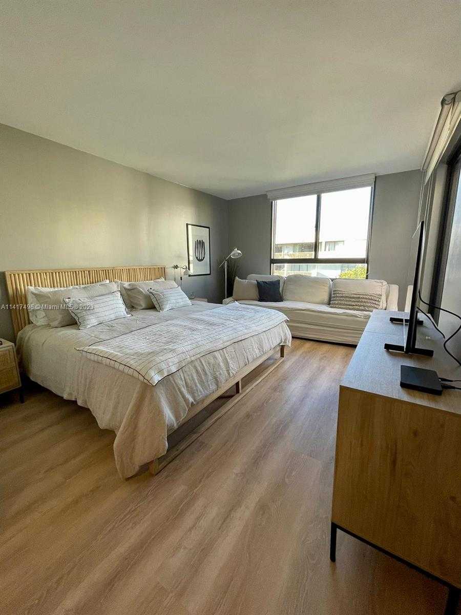 Small Image of 141 CRANDON BLVD #433, Key Biscayne Number 2