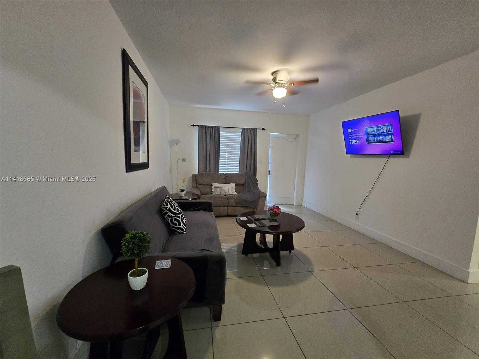 Small Image of 2305 Monroe St, Hollywood, FL 33020, USA Number 11