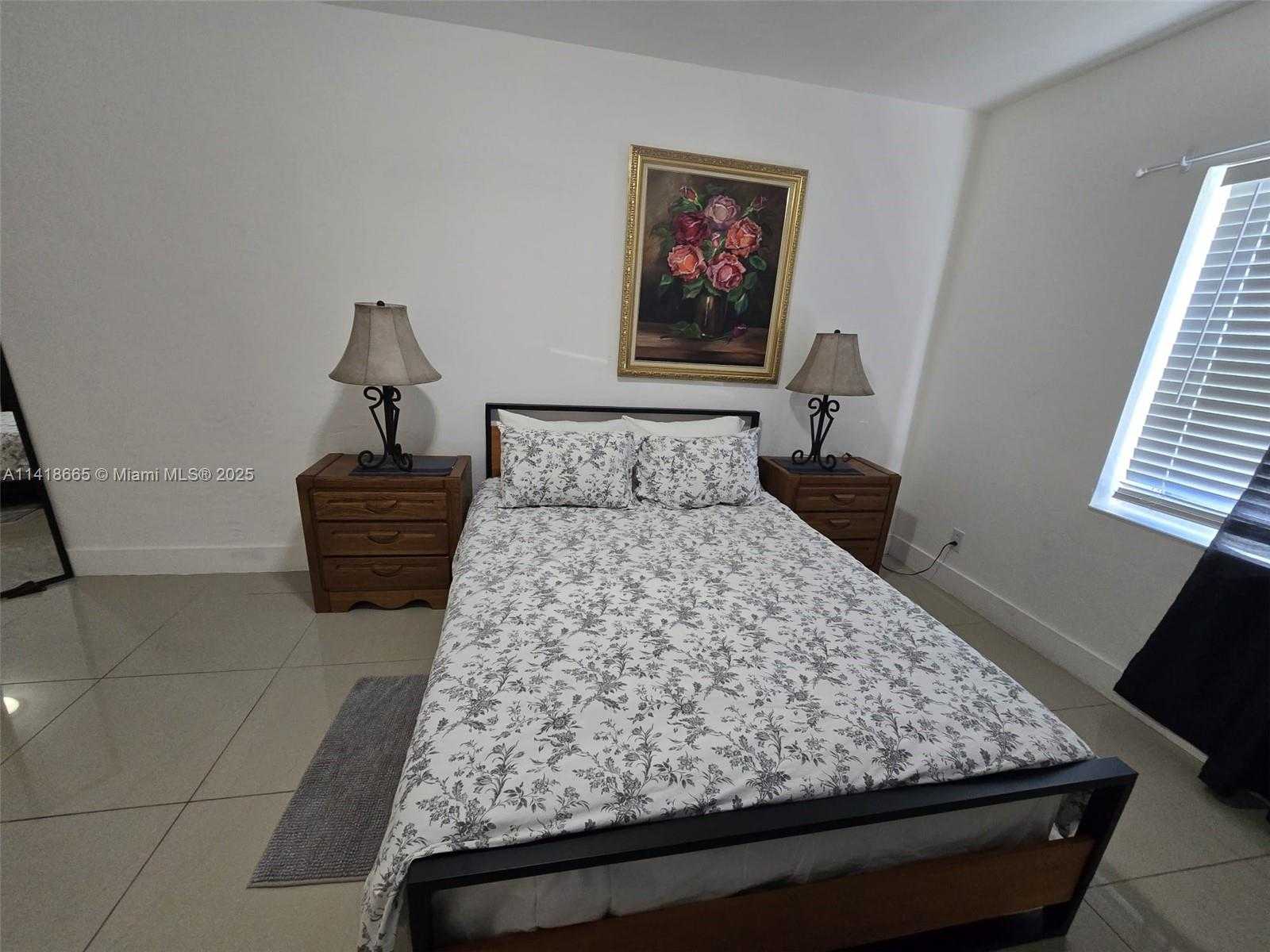 Small Image of 2305 Monroe St, Hollywood, FL 33020, USA Number 12