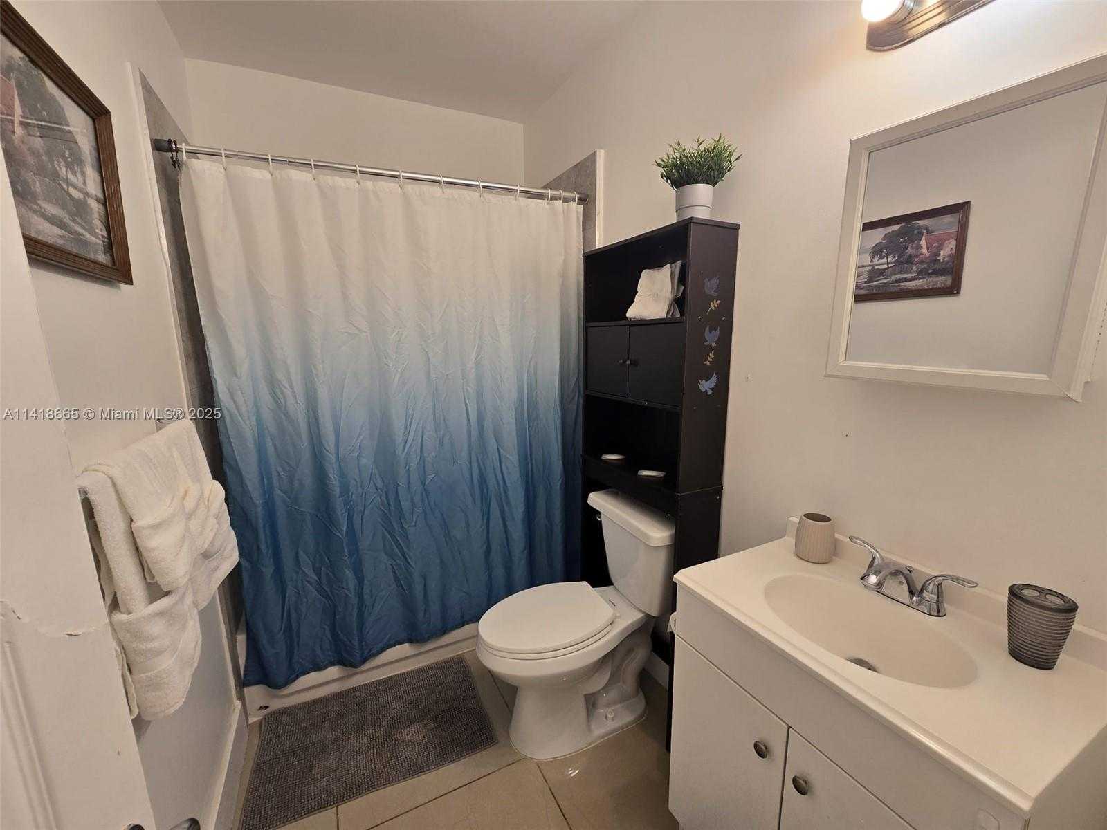 Small Image of 2305 Monroe St, Hollywood, FL 33020, USA Number 13
