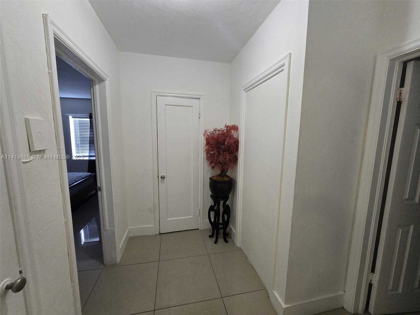 Small Image of 2305 Monroe St, Hollywood, FL 33020, USA Number 15