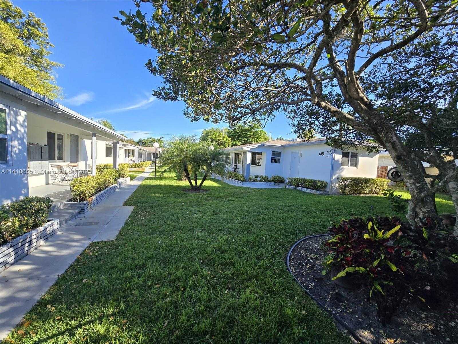 Small Image of 2305 Monroe St, Hollywood, FL 33020, USA Number 18