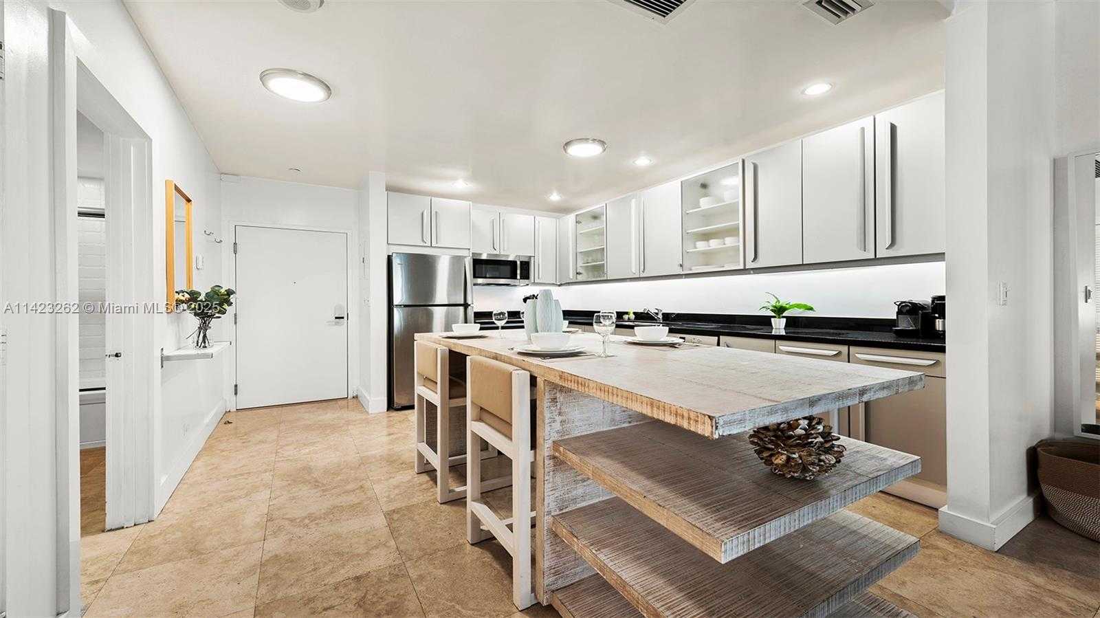 Small Image of 2301 #1632, Miami Beach Number 19