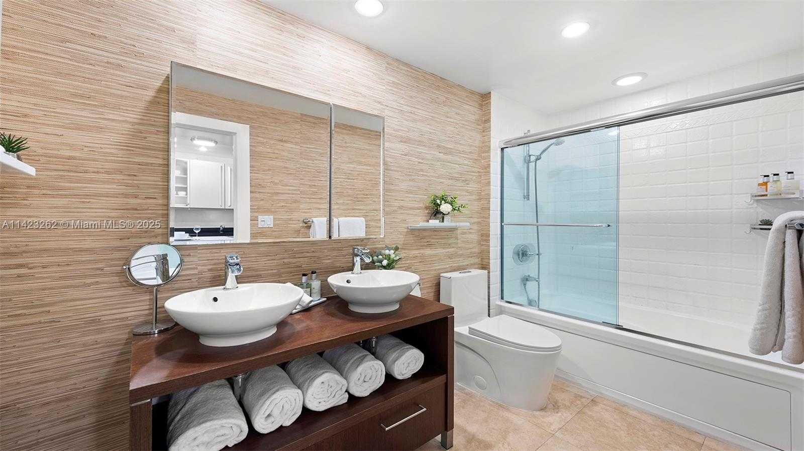 Small Image of 2301 #1632, Miami Beach Number 26