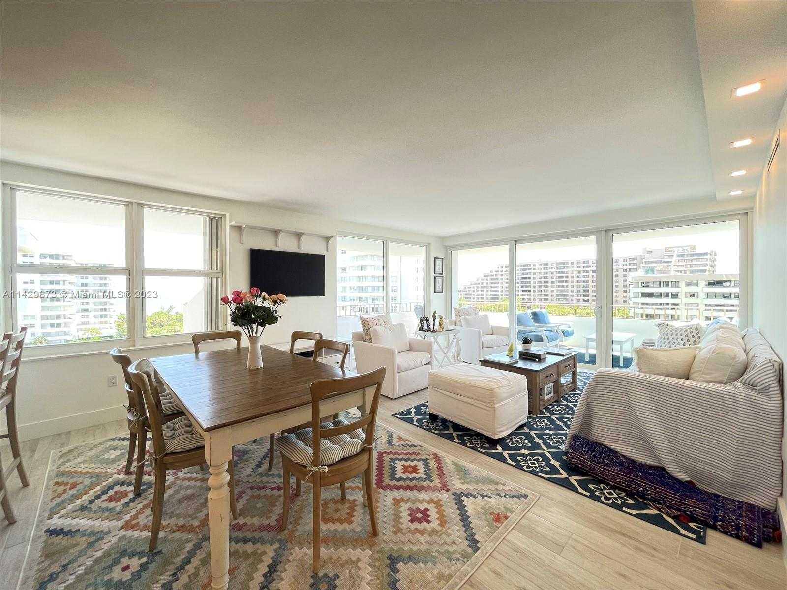 Small Image of 155 OCEAN LANE DR #809, Key Biscayne Number 4