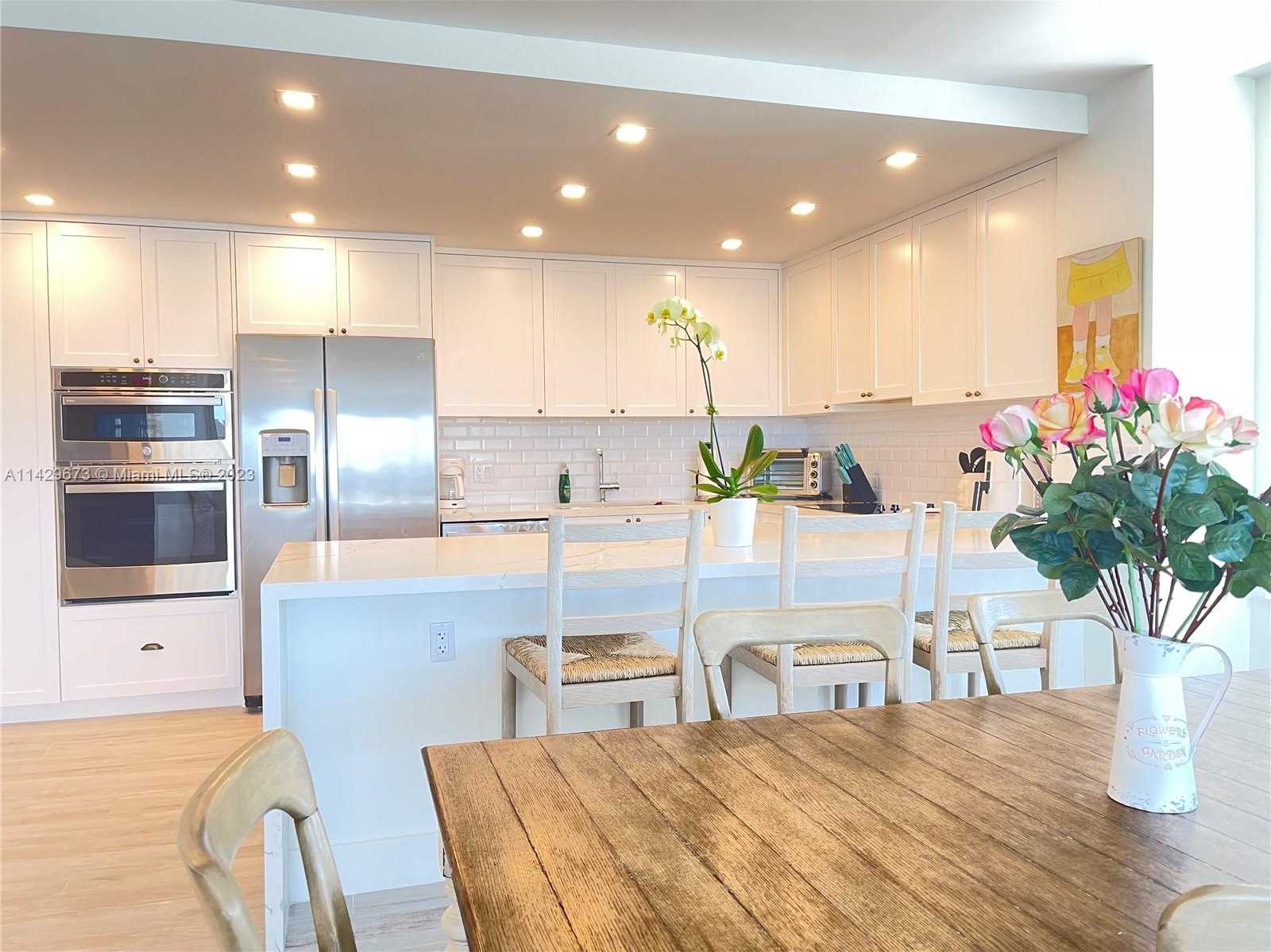 Small Image of 155 OCEAN LANE DR #809, Key Biscayne Number 5