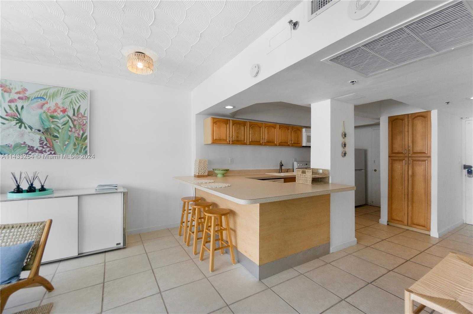 Small Image of 100 LINCOLN RD #1039, Miami Beach Number 8