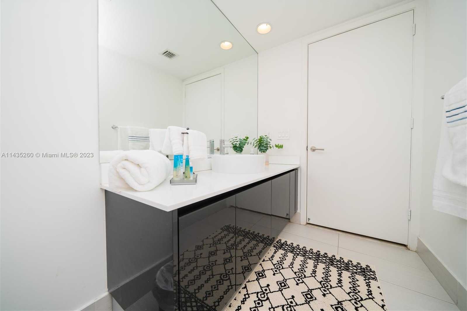 Small Image of 31 SOUTH EAST 6TH ST #301, Miami Number 25
