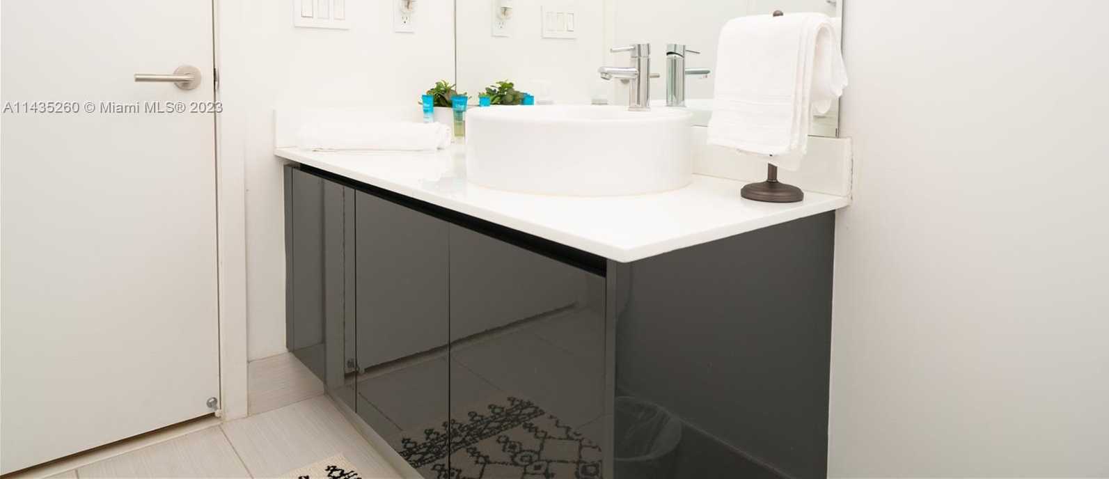 Small Image of 31 SOUTH EAST 6TH ST #301, Miami Number 47