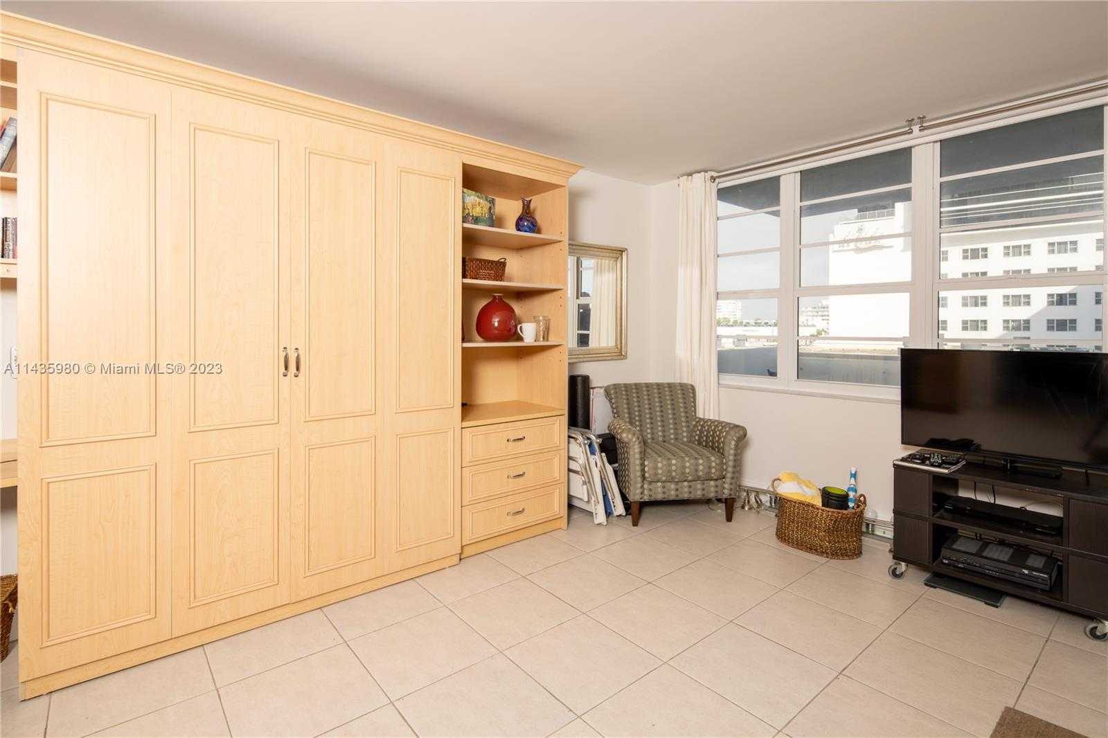 Small Image of 100 #504, Miami Beach Number 11