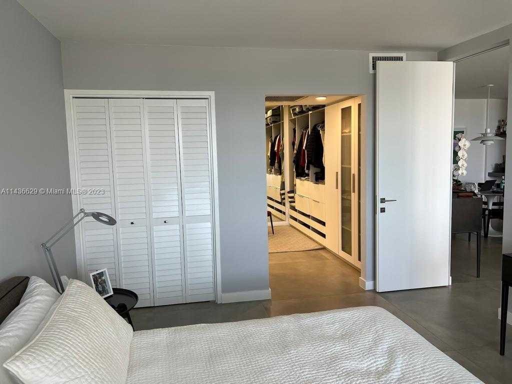 Small Image of 5151 #935, Miami Beach Number 6