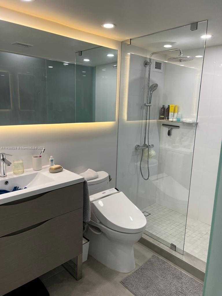 Small Image of 5151 #935, Miami Beach Number 8