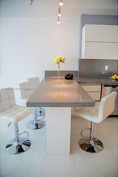 Small Image of 100 #1504, Miami Beach Number 3
